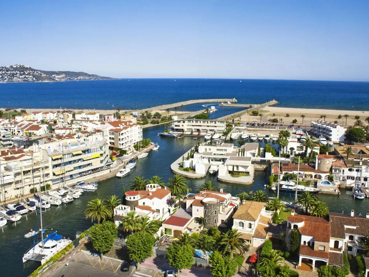 Apartment Club Nautic-22 By Interhome Empuriabrava